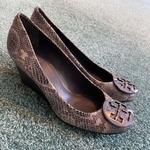 Tory Burch Snake Wedges 8.5